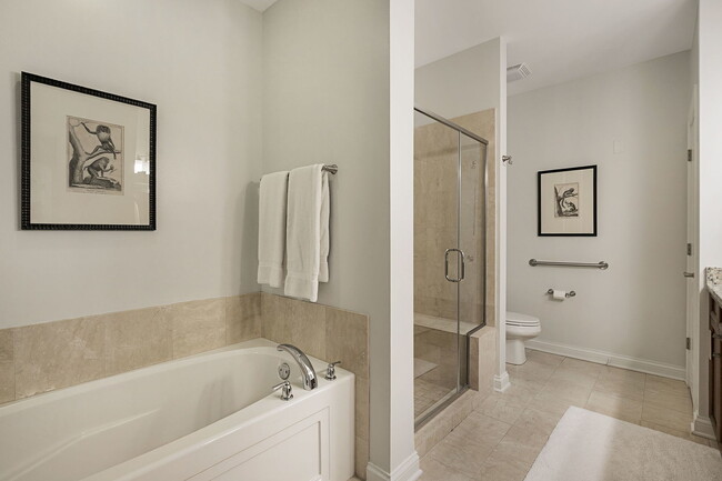 Building Photo - 1800 Amberley Ct