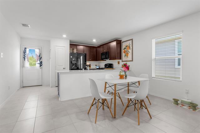 Building Photo - 7613 Bluebell Ln