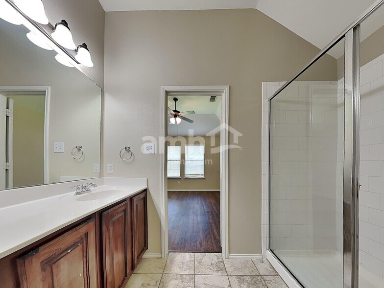 Building Photo - 803 Fireberry Dr