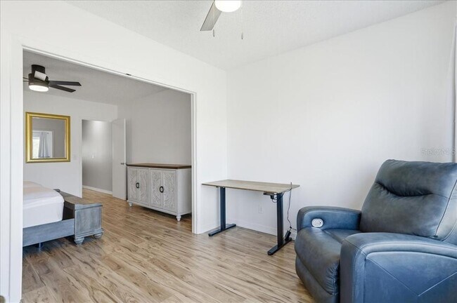 Building Photo - 2400 Franciscan Dr