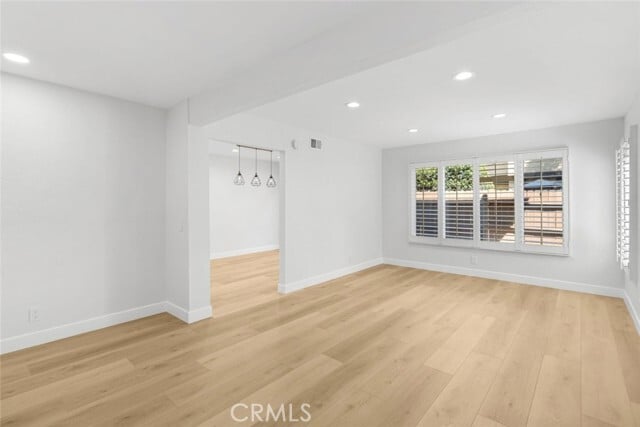 Building Photo - 7435 Shadyglade Ave