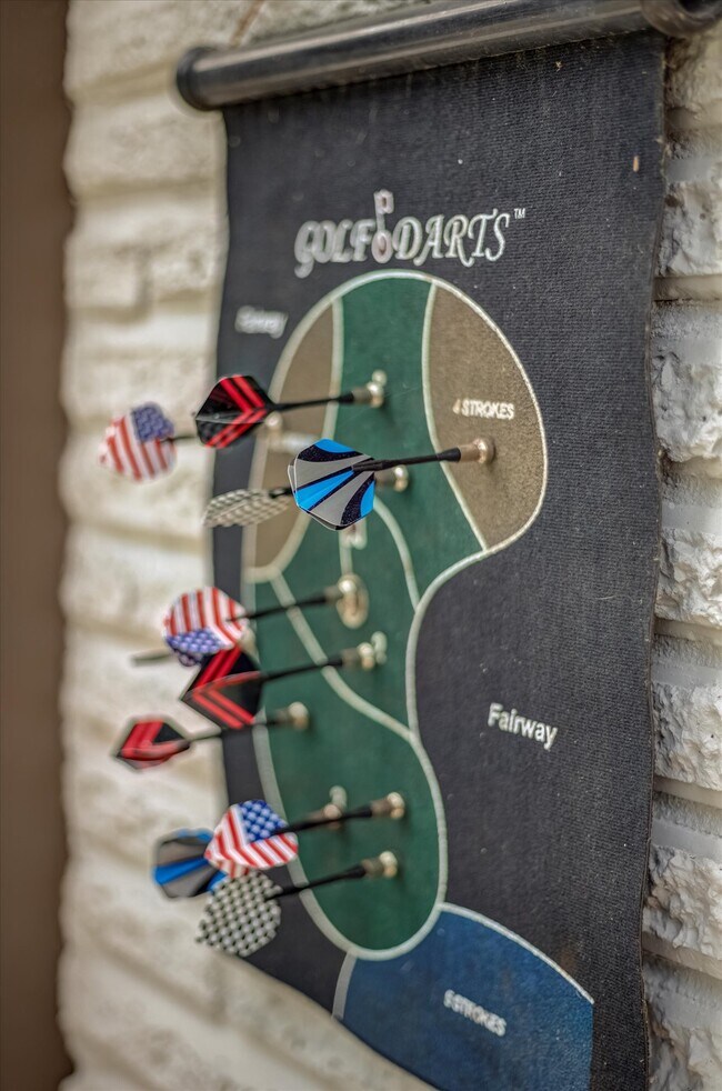 Building Photo - 22 Winged Foot Dr