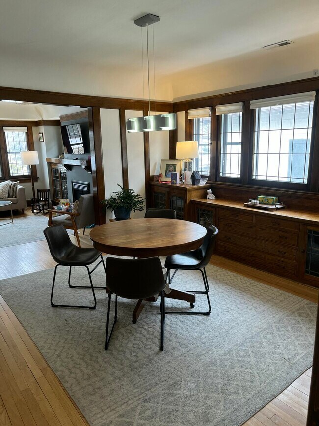 Building Photo - 5909 W Washington Blvd