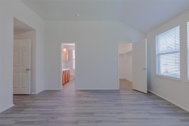 Building Photo - 10412 Colfax Dr