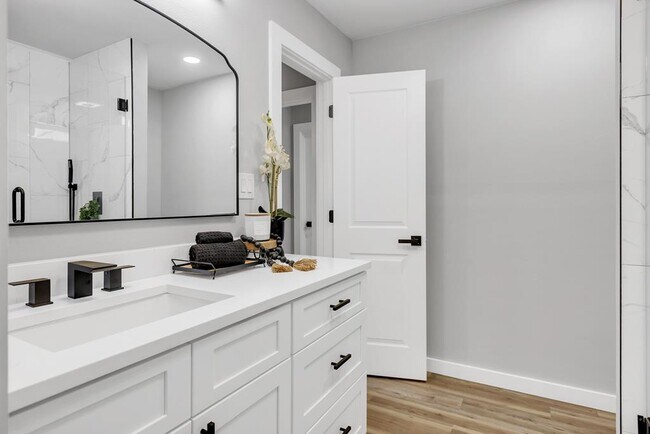 Building Photo - 3933 Wood Ct