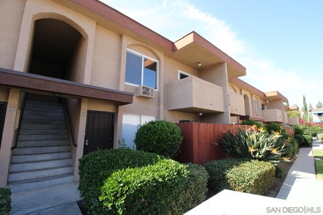 Building Photo - 9516 Carroll Canyon Rd