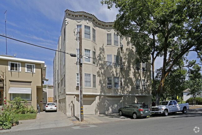 Building Photo - Fortview Apartment