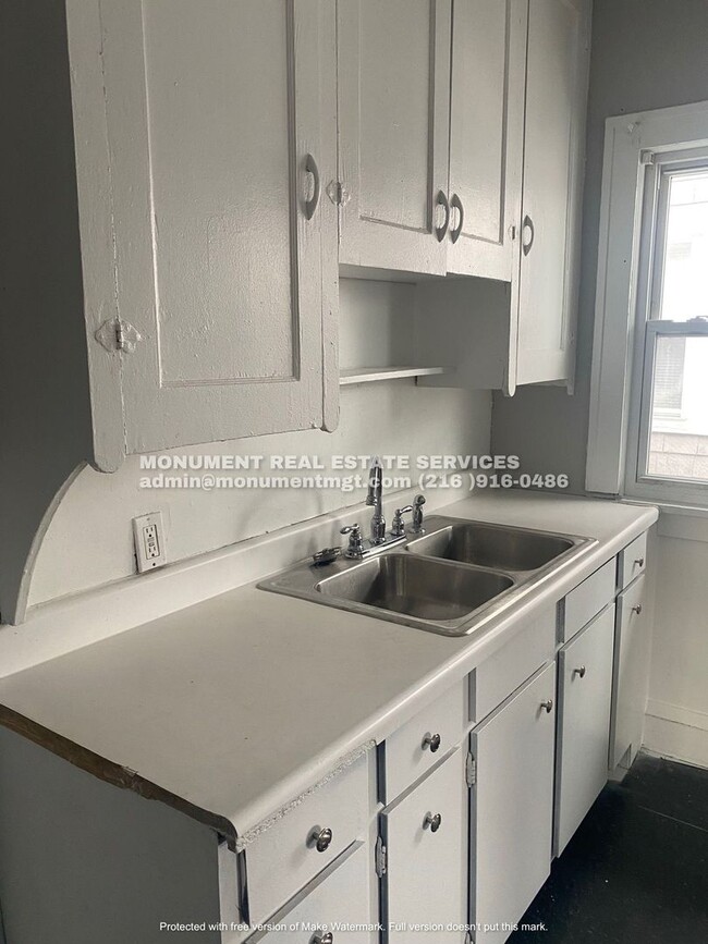 Building Photo - 3618 Menlo Road