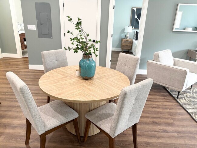 Building Photo - 1391 Main St