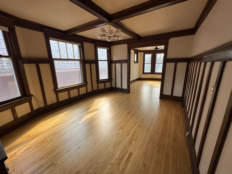 Building Photo - 2990 S Wentworth Ave