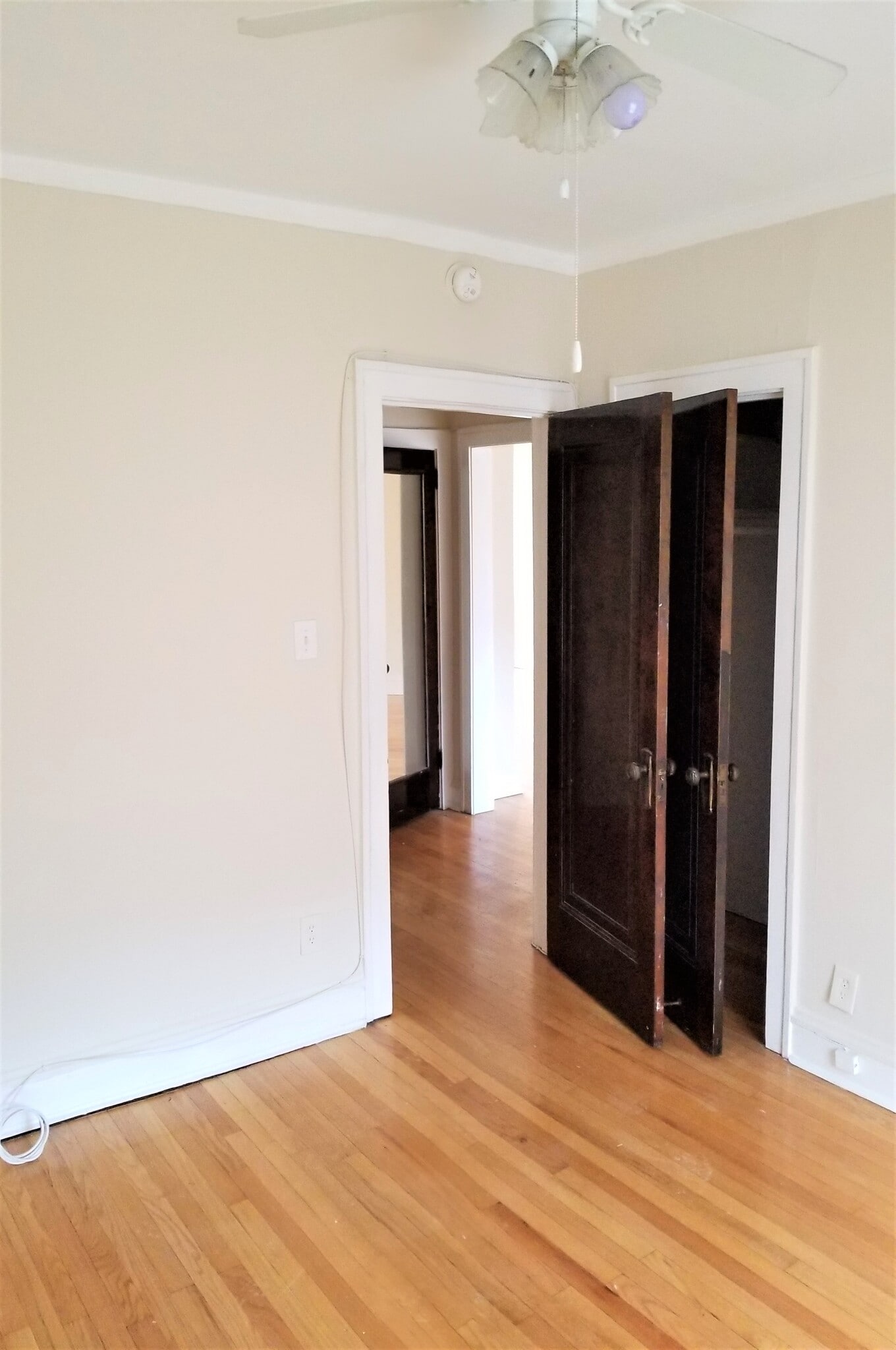 Building Photo - 4913 N Damen Ave