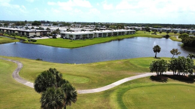 Building Photo - 586 Normandy Ln