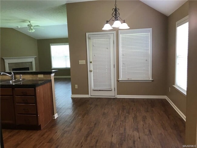 Building Photo - 3912 Claiborne Cir