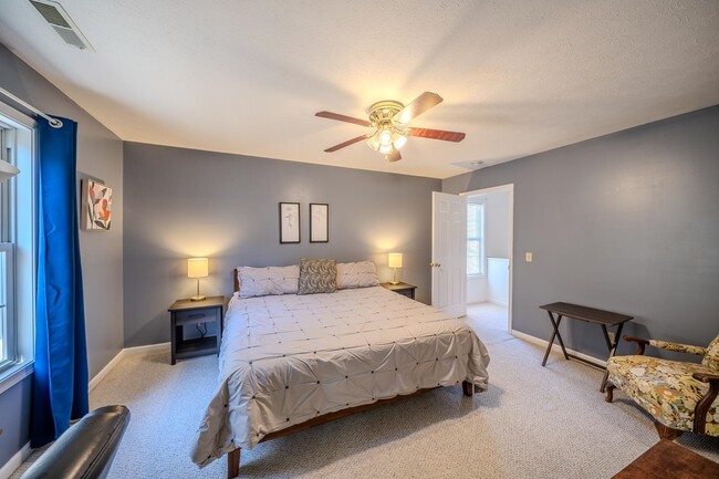 Building Photo - 474 Diana Ct