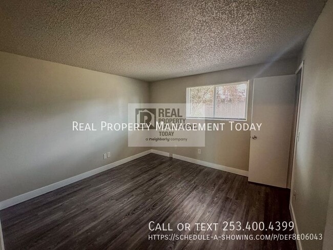 Building Photo - 1414 Josephine Ct SE