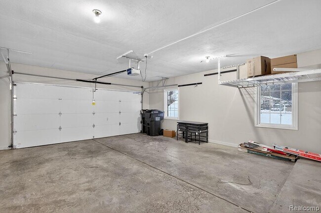 Building Photo - 126 Orchardale Dr