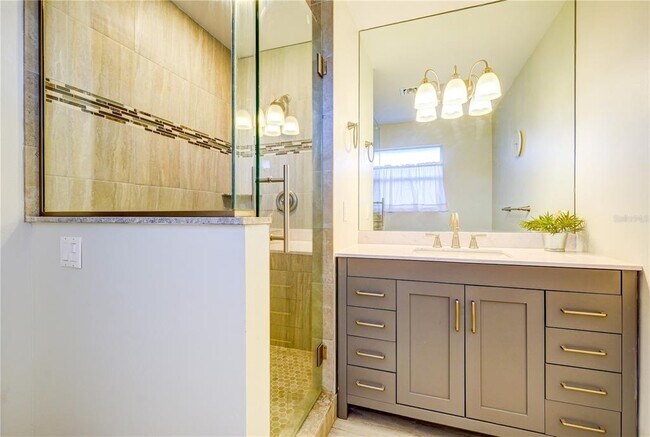 Building Photo - 3024 Rose St