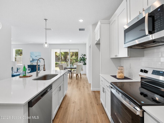 Building Photo - 1370 Seabreeze St SW