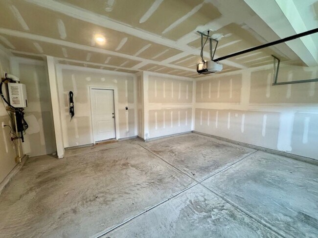 Building Photo - Might as well be brand new!