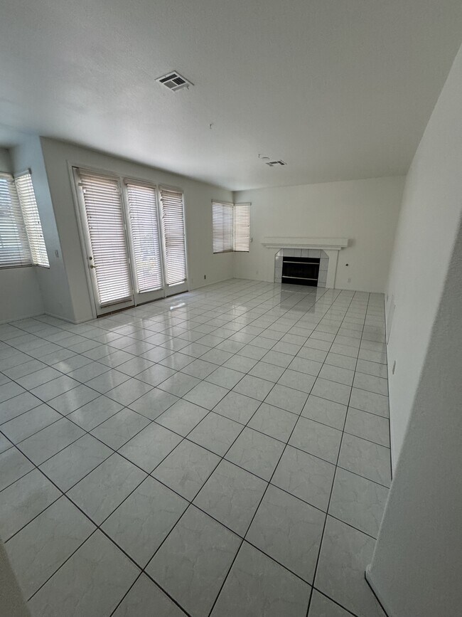 Building Photo - 7621 Belmondo Ln