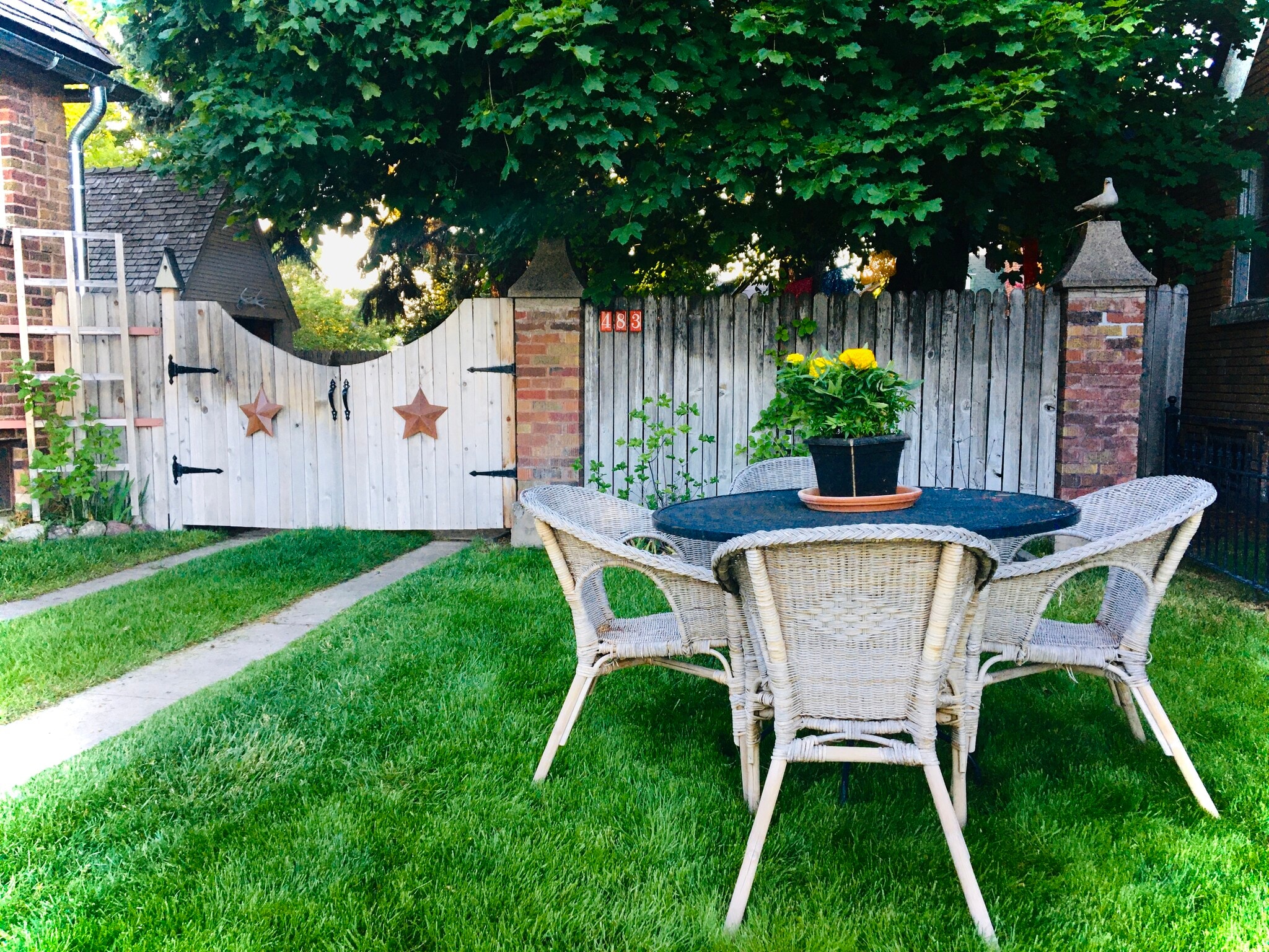 Building Photo - 483 Boulevard