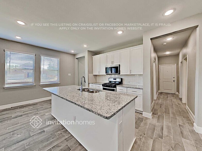 Building Photo - 1638 Luckenbach Dr