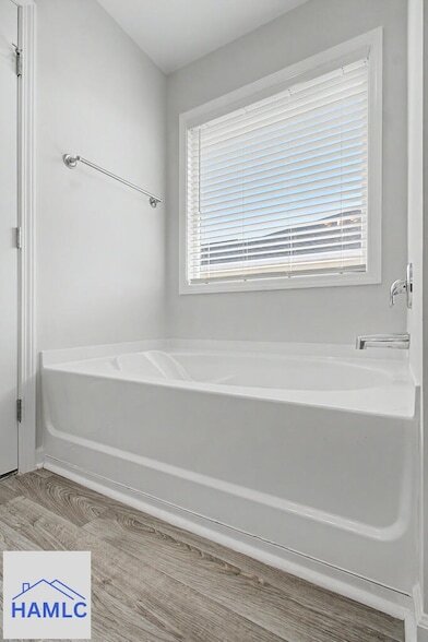 Building Photo - 319 Herty Ln