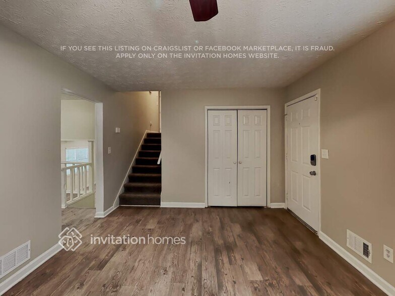 Building Photo - 125 Trace Dr