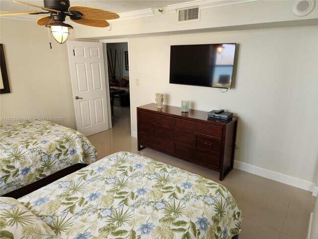 Building Photo - 4301 Collins Ave