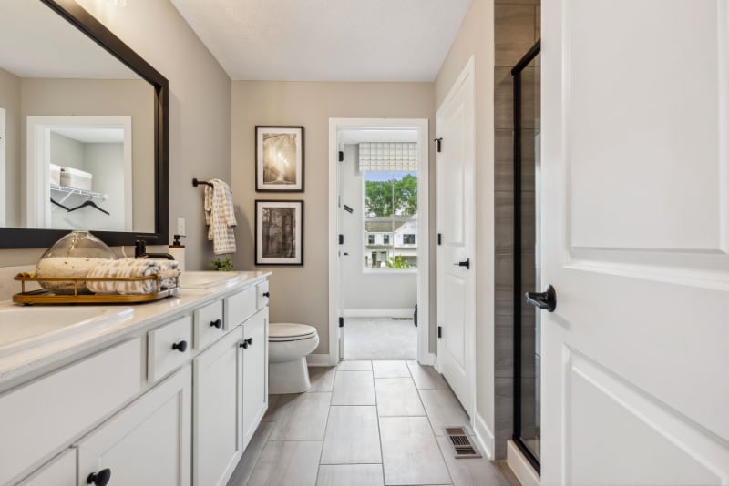 Building Photo - 6385 Hamilton Woods Blvd S