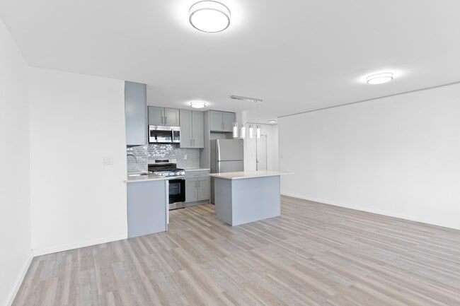 Building Photo - 270 Marin Blvd