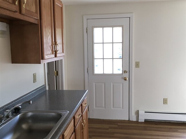 Building Photo - 141 Second St