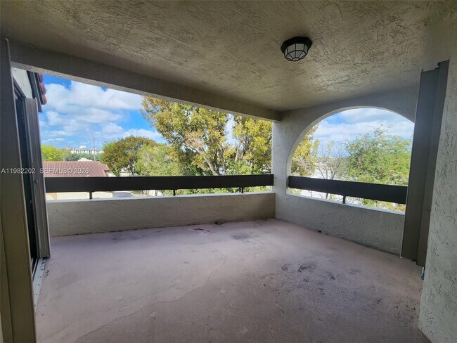 Building Photo - 8827 SW 123rd Ct