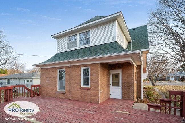 Building Photo - 4 Bedroom Home **50% off January's Rent with a January 2026 Move In**