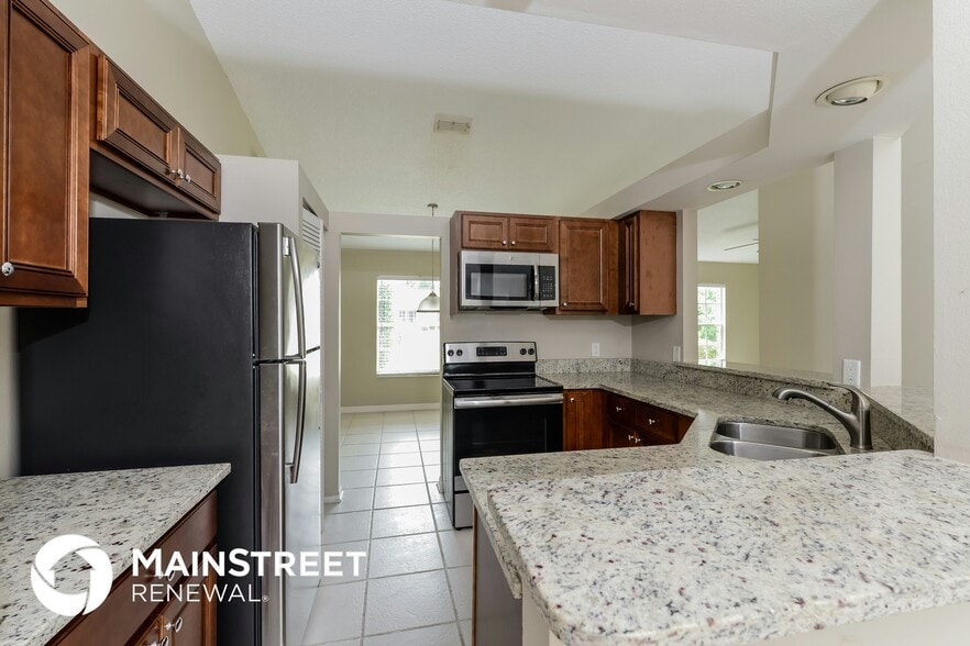 Building Photo - 2041 Claremont Dr