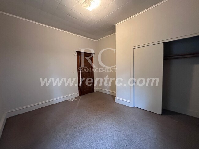 Building Photo - 705 Harmon-