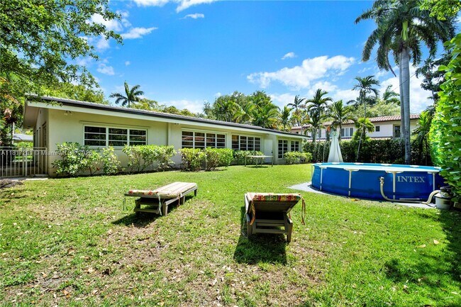 Building Photo - 535 Palermo Ave