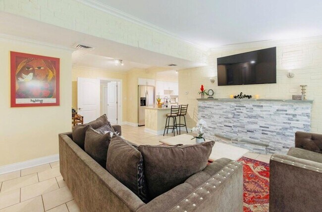 Building Photo - 279 Hach Ln