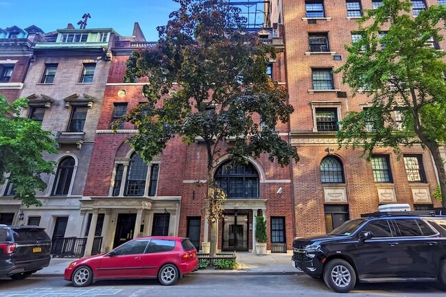 Building Photo - 127 E 69th St