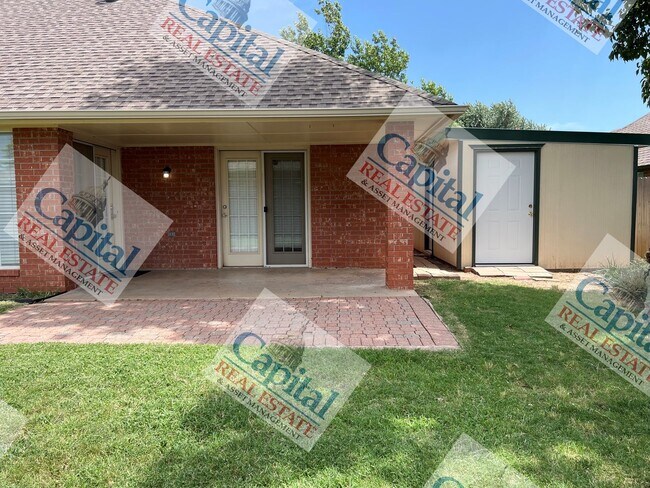 Building Photo - Beautiful 3 Bedroom W/ Move In Special