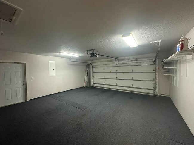 Building Photo - 1896 SW Cameo Blvd