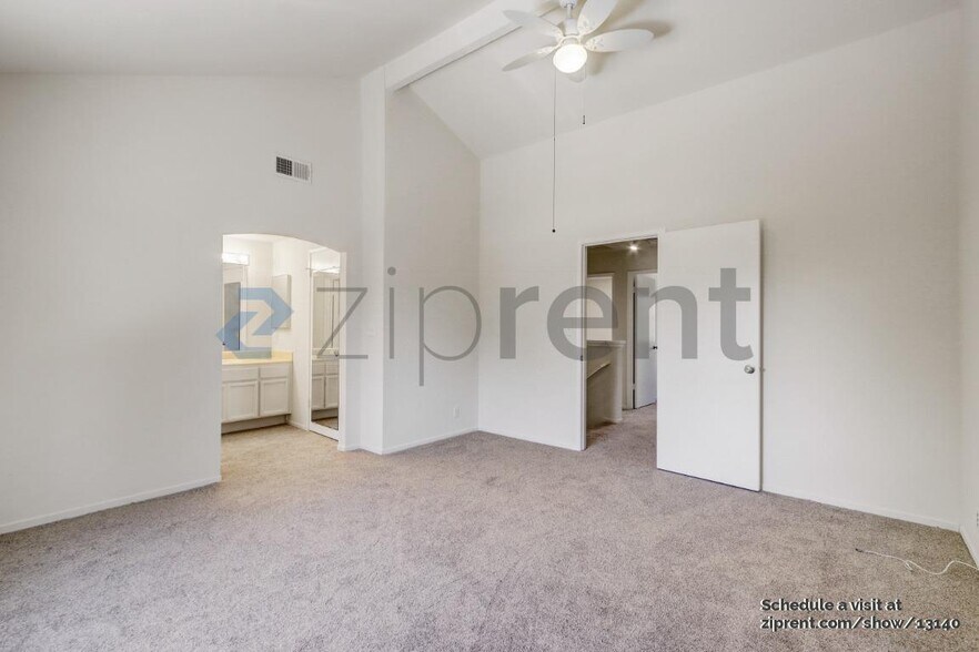 Building Photo - 1936 Lake View Pl