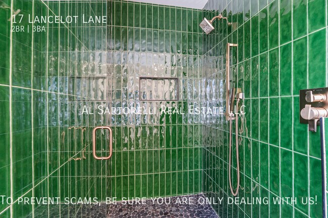 Building Photo - 17 Lancelot Ln