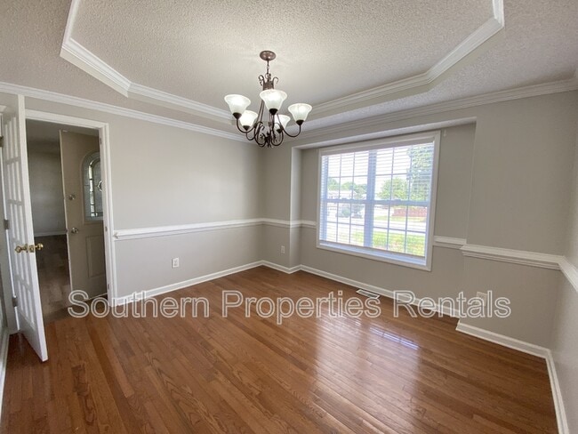 Building Photo - 346 Cresthaven Dr