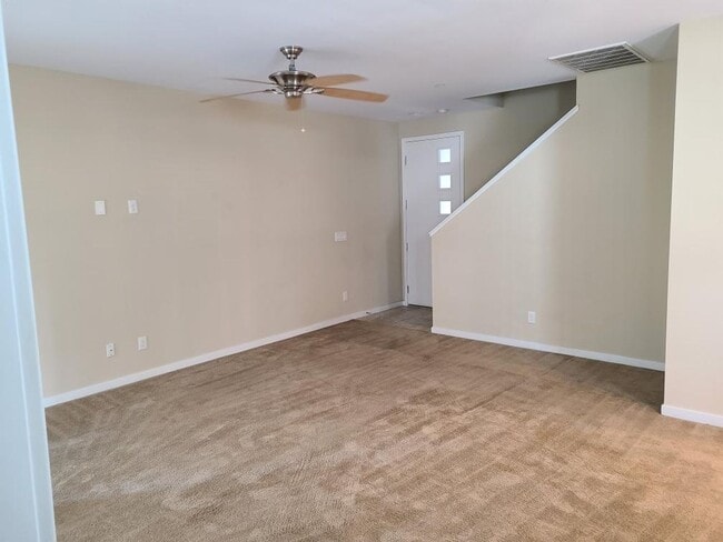 Building Photo - Gorgeous Condo! MUST SEE!!!