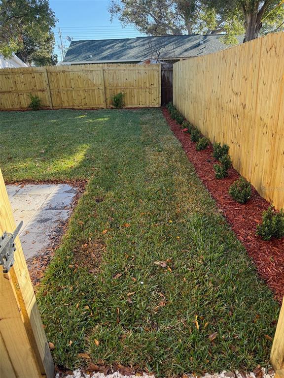 Building Photo - 2075 Plateau Rd