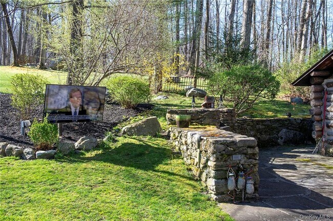 Building Photo - 892 Duell Rd