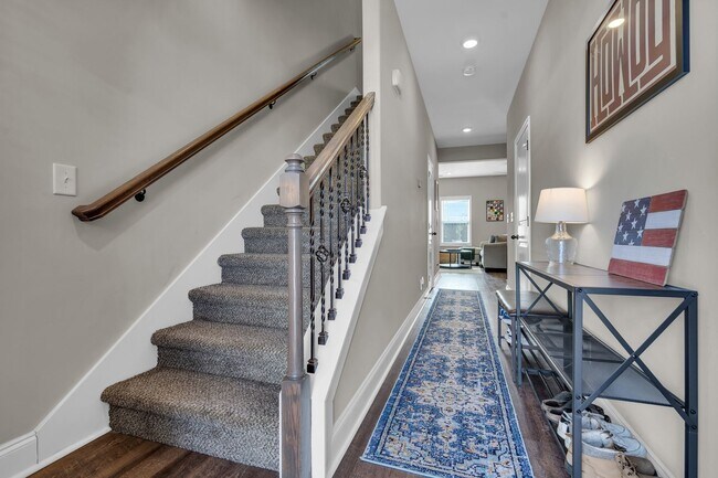 Building Photo - Pet Friendly Two Bedroom!