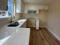 Building Photo - 237 Brucker Rd W