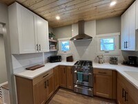 Building Photo - Adorable Fully Remodeled Home in Prime Location – Furnished & Move-In Ready!